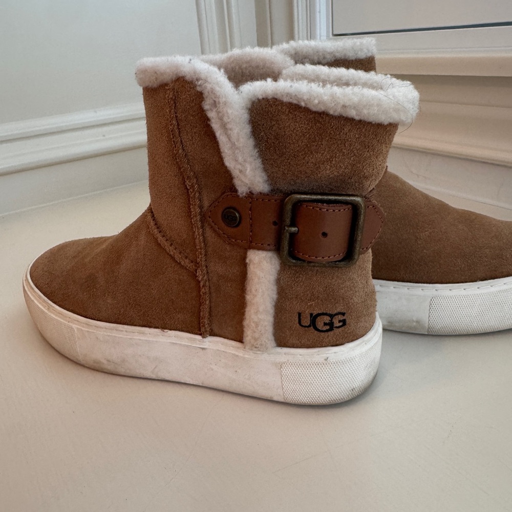 Ugg Cream Shearling Interior - image 2